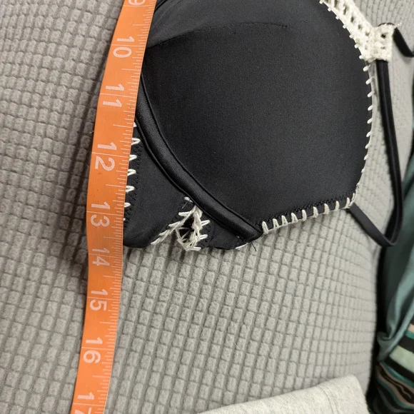 Minimalist Black and Cream Bikini Swimwear - Picture 10 of 12